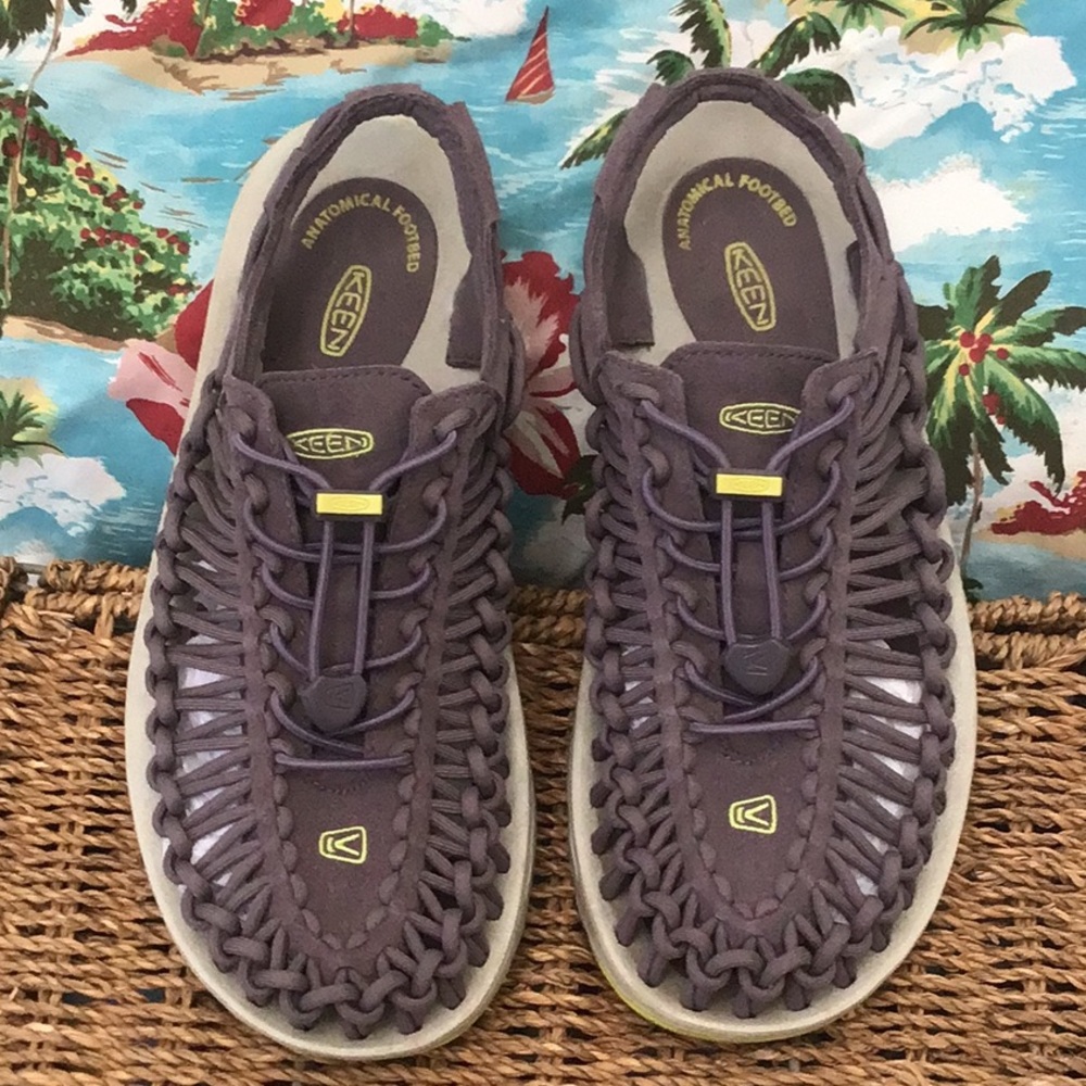 Keen Gray Bungee Beach Summer Sandal Shoes Sz 9